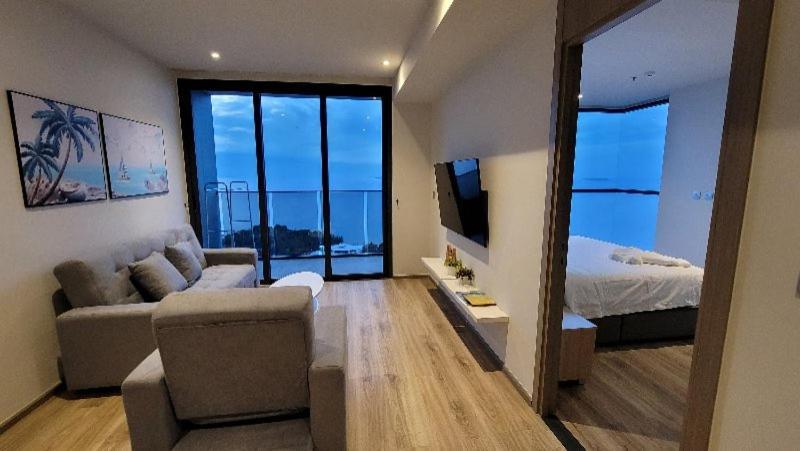 Andromeda Condo By Feng Pattaya Room photo